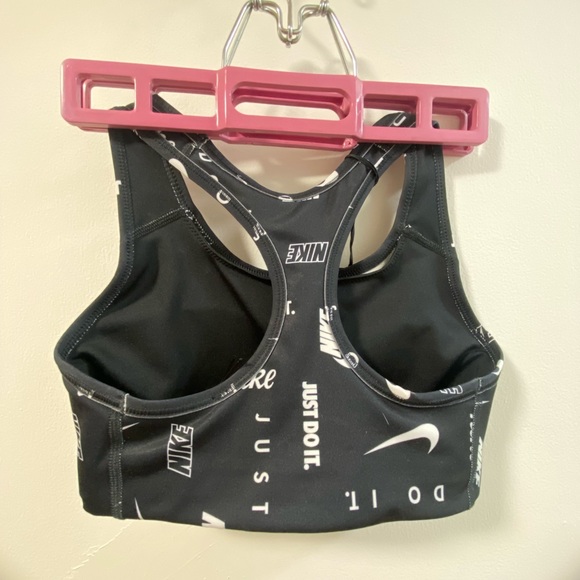 SOLD. Nike workout top NEW W/TAG - Picture 3 of 5
